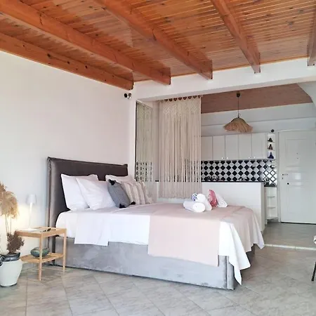 Moonstone Seafront Suite Kokkinos Pirgos Exterior photo