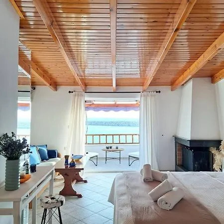 Moonstone Seafront Suite Kokkinos Pirgos Exterior photo