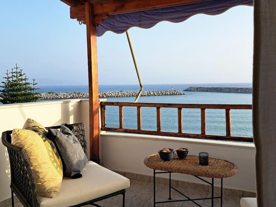 Moonstone Seafront Apartment
