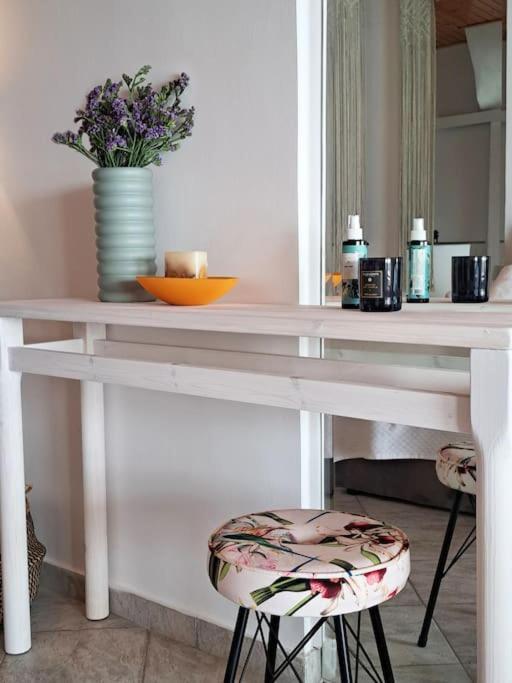 Moonstone Seafront Apartment
