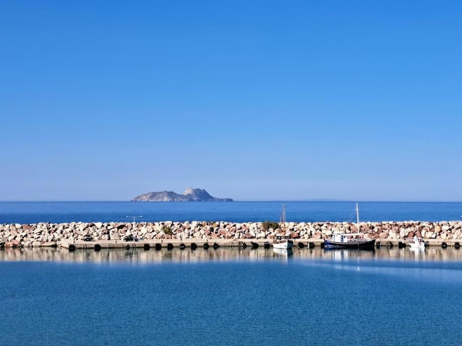 Moonstone Seafront Kokkinos Pirgos