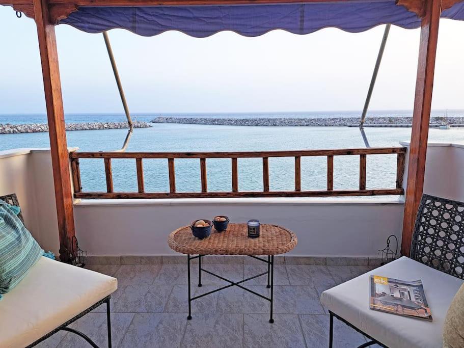 Moonstone Seafront Apartment Kokkinos Pirgos