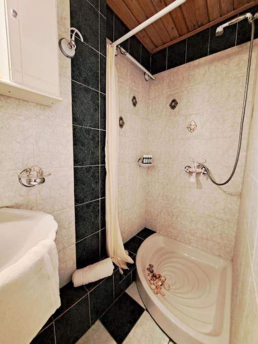Moonstone Seafront Apartment